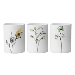 Sada bílých porcelánových svícnů