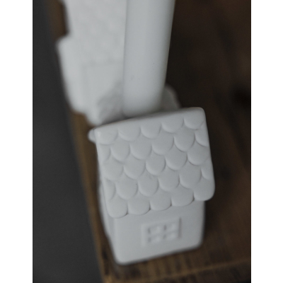                            Keramický svícen domeček Ljusstaden nr 2 White                        
