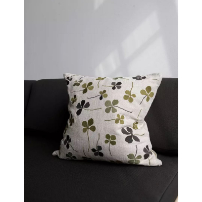                             Vyšívaný povlak na polštář Clover Green 50x50 cm                        