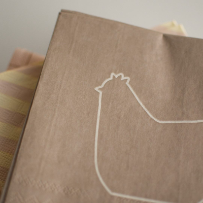                             Papírové ubrousky Happy Hen Beige - 20 ks                        