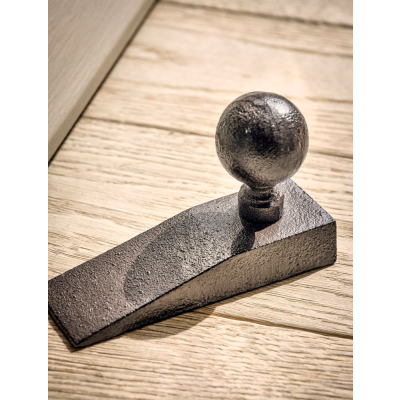                             Kovová dveřní zarážka Cast Iron Black                        