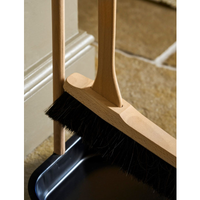                             Lopatka a smetáček s dlouhou rukojetí Beech Black                        