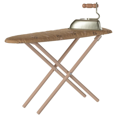 Žehlicí prkno a žehlička pro myšky Maileg Powder                    