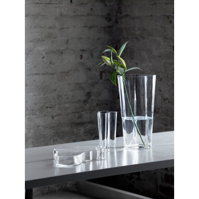                             Vysoká sklenená váza Alvar Aalto číra                        