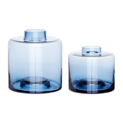 Súprava dvoch váz z modrého skla                    