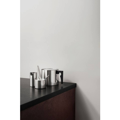                             Čajník z nehrdzavejúcej ocele Arne Jacobsen                        