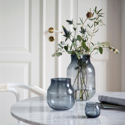                             Sklenená váza Omaggio sivá malá                        