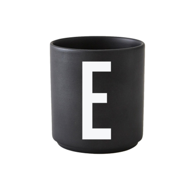 Černý porcelánový hrnek Letter E                    