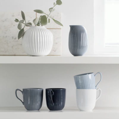                             Keramický hrnek Hammershoi Anthracite 3,3 dl                        