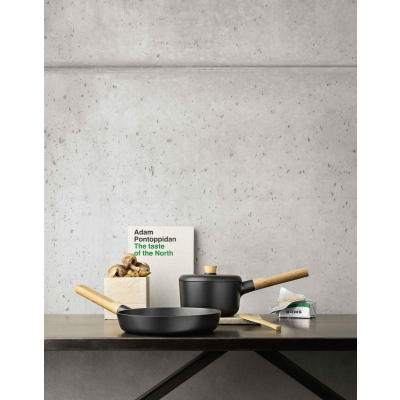                             Pánev s dřevěnou rukojetí Nordic kitchen, 28 cm                        