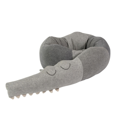 Dětský polštář spící krokodýl šedý                     