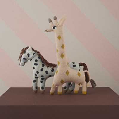                             Malý dětský polštářek žirafa Noah                        