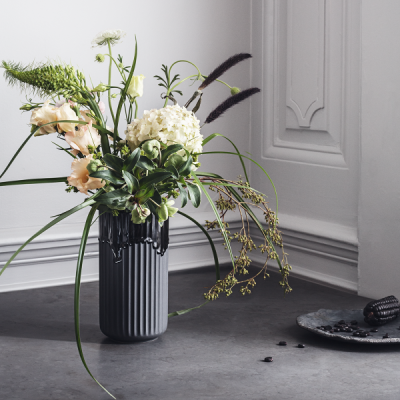                             Keramická váza Running Glaze černá – 20 cm                        