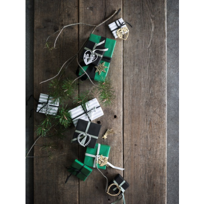                             Postříbřená vánoční ozdoba Hearth                        