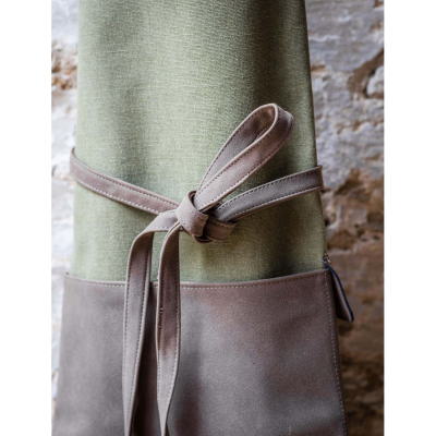                             Pracovní zástěra na zahradu                        