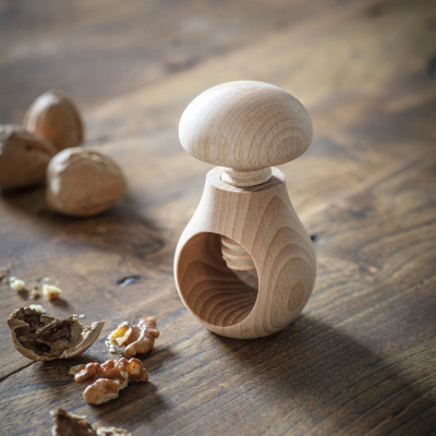 Dřevěný louskáček na ořechy Nutcracker                    