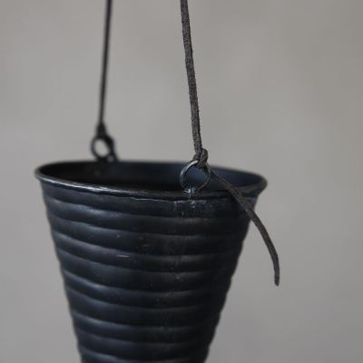                            Závěsný dekorativní kužel Inaya Black 18 cm                        