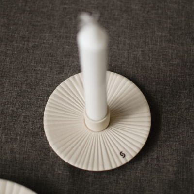                             Keramický svícen Holmby Beige S                        