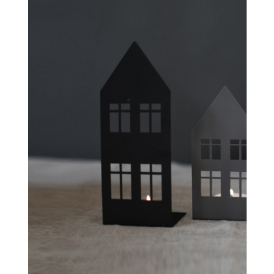                             Kovová dekorace/svícen Storgatan House Black 18 cm                        