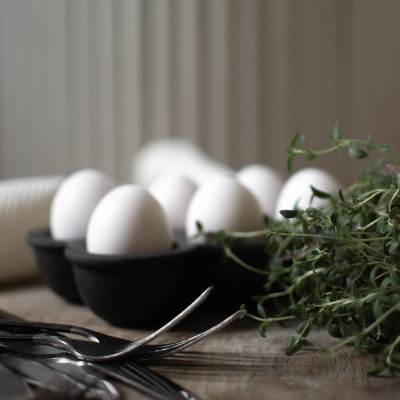                             Stojánek na vajíčka Egg Tray Cast Iron Black                        